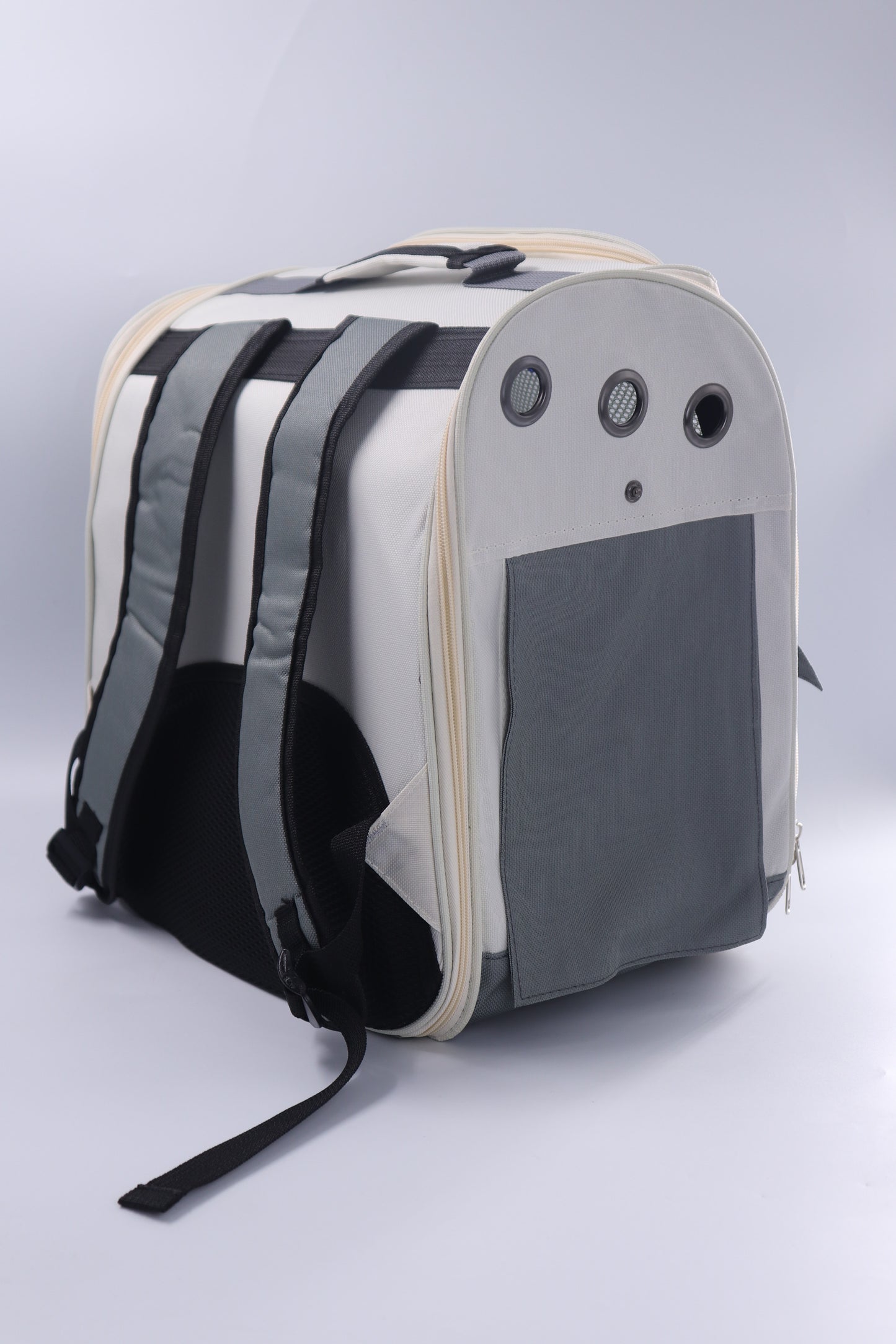 Square suitcase for carrying pets